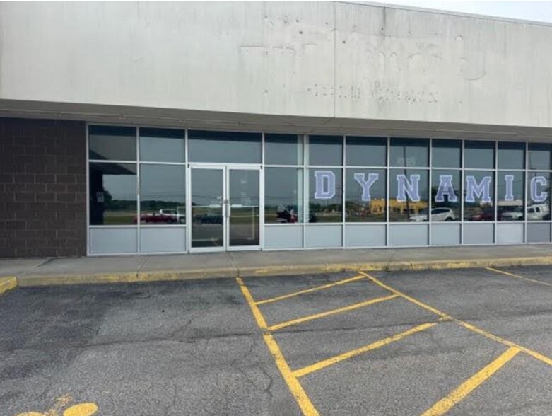 More Photos Of 4342-4364 Pondside Rd, Geneseo General Retail For Lease