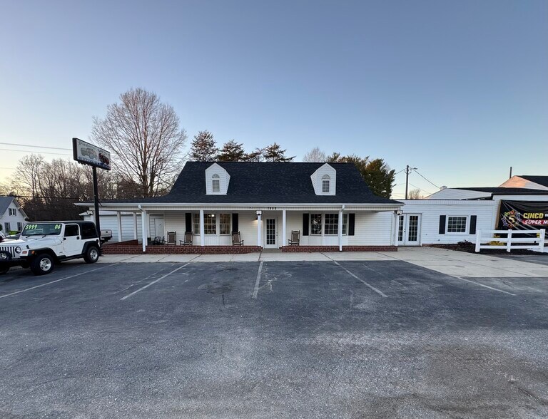 More Photos Of 7909-7911 NC Highway 68 N, Stokesdale Storefront Retail Office For Lease