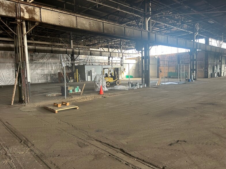 More Photos Of 141 141st St, Hammond Warehouse For Lease