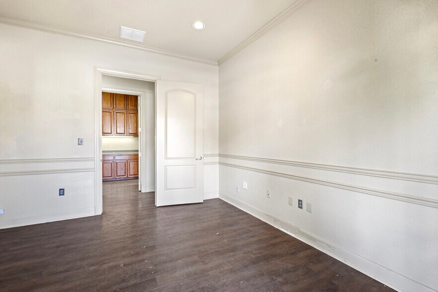 More Photos Of 9480-3 Huebner Rd, San Antonio Medical For Lease