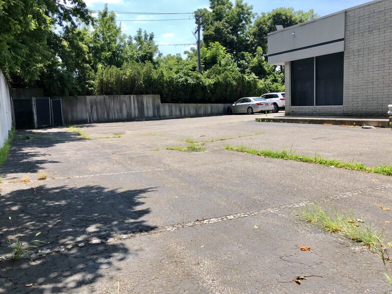 More Photos Of 3 Boyle Rd, Selden Medical For Sale