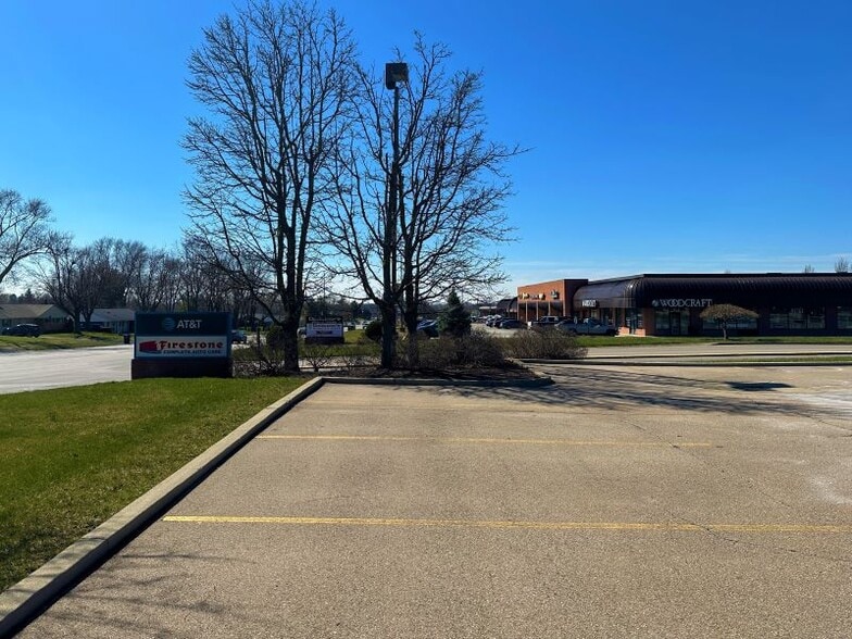 More Photos Of 199 E Alex Bell Rd, Centerville Freestanding For Lease