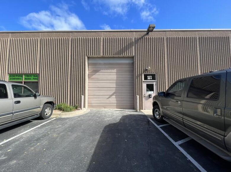 More Photos Of 1550 91st St NE, Blaine Flex For Lease