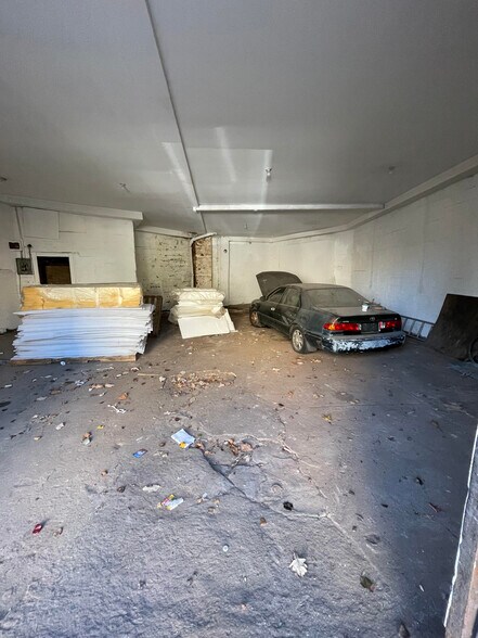 More Photos Of 1675 E New York Ave, Brooklyn Warehouse For Sale