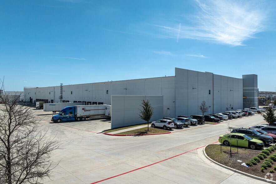 More Photos Of Parmer Lane & US 290, Manor Distribution For Lease