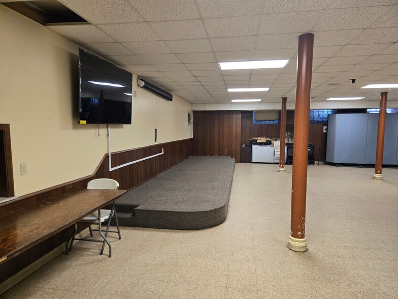 More Photos Of 697 13th Ave NE, Minneapolis Religious Facility For Sale