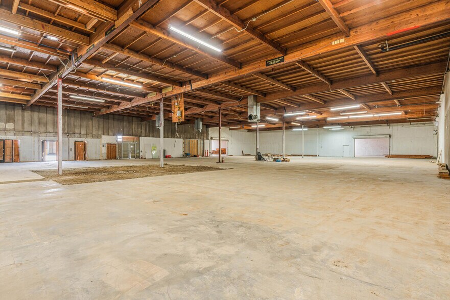 More Photos Of 1500 E Cerritos Ave, Anaheim Manufacturing For Lease