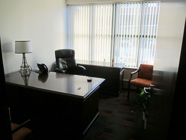 More Photos Of 286 Water St, Augusta Office For Lease