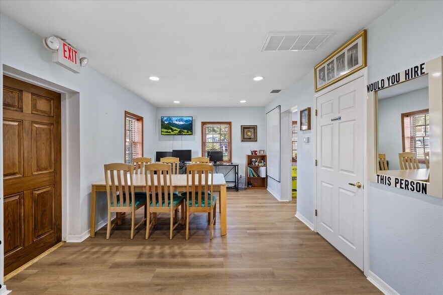 More Photos Of 6511 Main St, New Port Richey Office For Sale