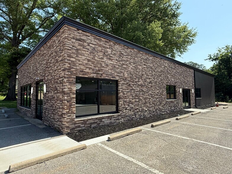 More Photos Of 328 N Highland Ave, Jackson Freestanding For Lease