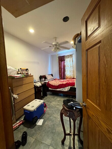 More Photos Of 13204 Jamaica Ave, Richmond Hill Storefront Retail Residential For Sale