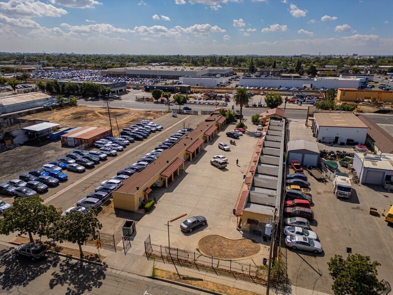 More Photos Of 1407 W 16th St, Merced Hotel For Sale