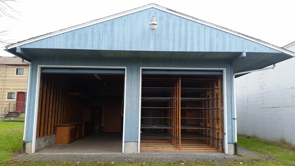 More Photos Of 5744 E Burnside St, Portland Flex For Sale