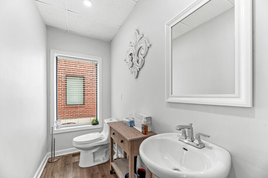 More Photos Of 10351 Southern Maryland Blvd, Dunkirk Office For Sale