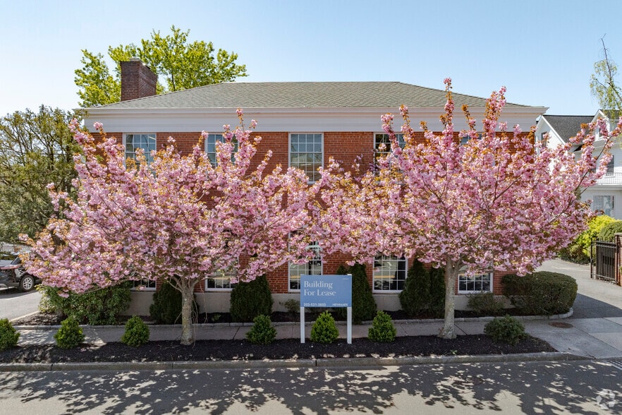 More Photos Of 30 E Elm St, Greenwich Office For Lease