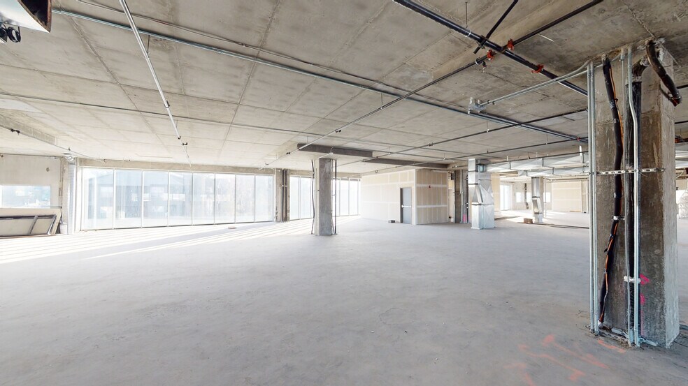 More Photos Of 2705 W Horizon Ridge Pky, Henderson Office For Sale