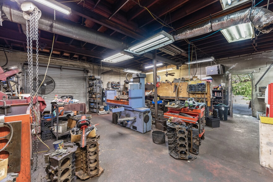 More Photos Of 7262 Lem Turner Rd, Jacksonville Auto Repair For Sale
