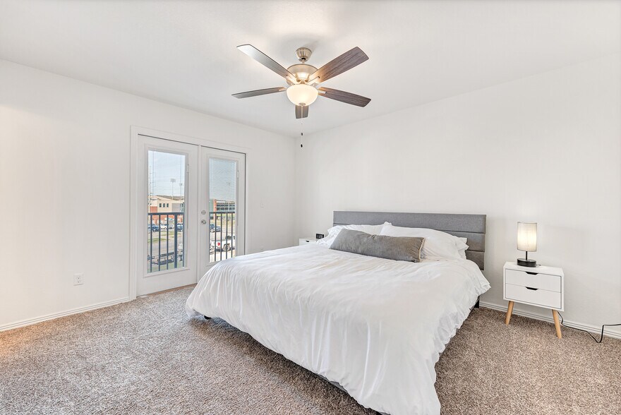More Photos Of 1512 S Razorback Rd, Fayetteville Apartments For Sale