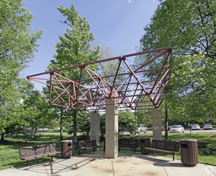 More Photos Of 252 Chapman Rd, Newark Office For Lease