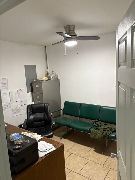 More Photos Of 4200 Milwaukee St, Denver Warehouse For Lease