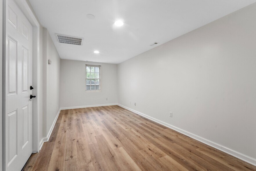 More Photos Of 609 Carteret St, Beaufort Storefront Retail Residential For Lease