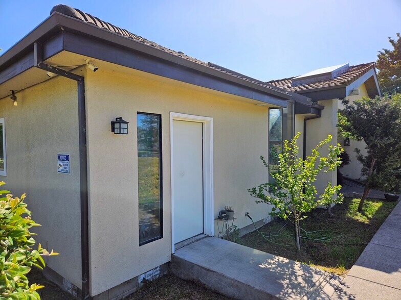 More Photos Of 181 NW Bunnell Ave, Grants Pass Apartments For Sale