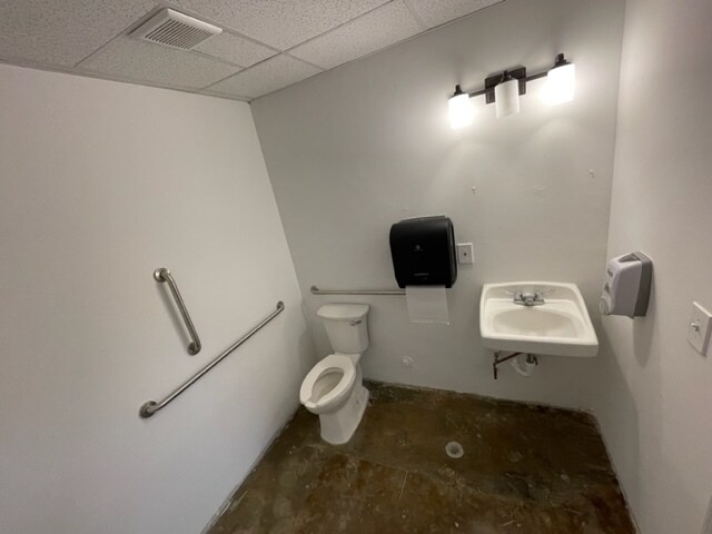 More Photos Of 2665 Davis Blvd, Naples Freestanding For Lease