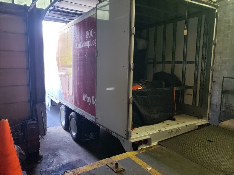 More Photos Of 80 Greenwood Ave, Midland Park Warehouse For Lease