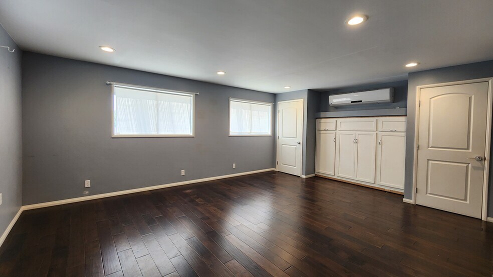 More Photos Of 1221 W Magnolia Blvd, Burbank Auto Repair For Sale