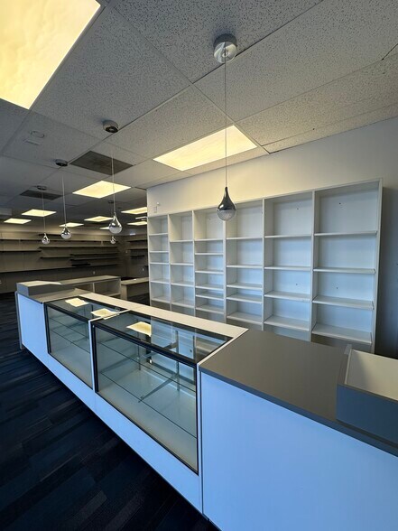 More Photos Of 29 N Federal Hwy, Hallandale Beach Freestanding For Lease