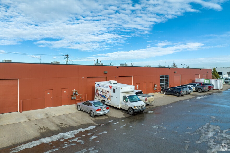 More Photos Of 4615 112th Ave SE, Calgary Warehouse For Lease