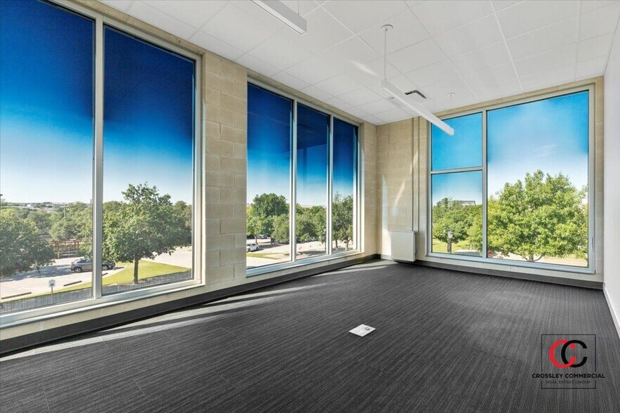 More Photos Of 211 S Brown St, Round Rock Medical For Lease