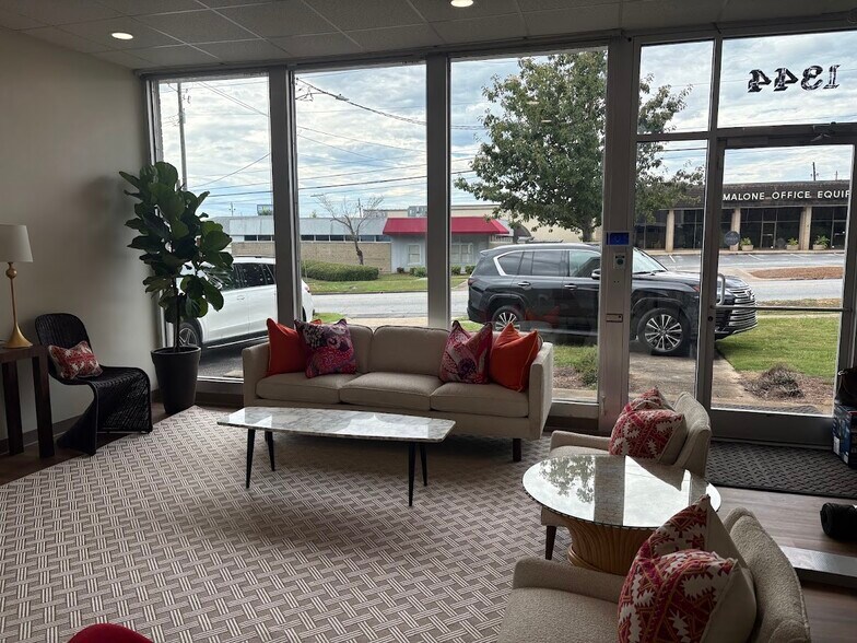 More Photos Of 1344 13th Ave, Columbus Coworking Space
