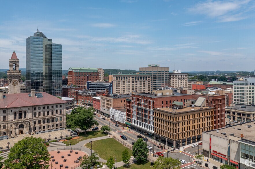 More Photos Of 250 Commercial St, Worcester Medical For Lease