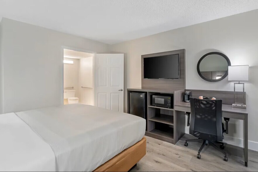 More Photos Of 11639 E Colonial Dr, Orlando Hotel For Sale