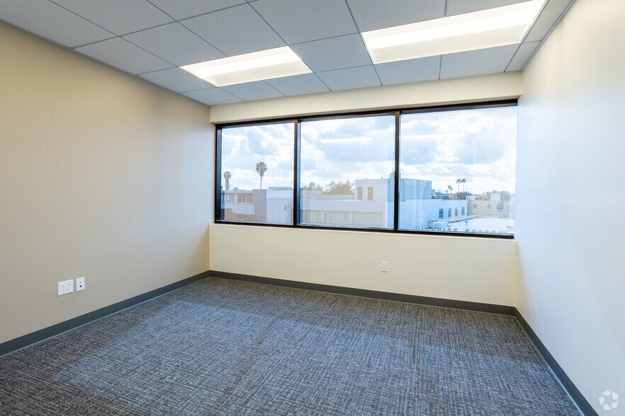 More Photos Of 4221 Wilshire Blvd, Los Angeles Loft Creative Space For Lease