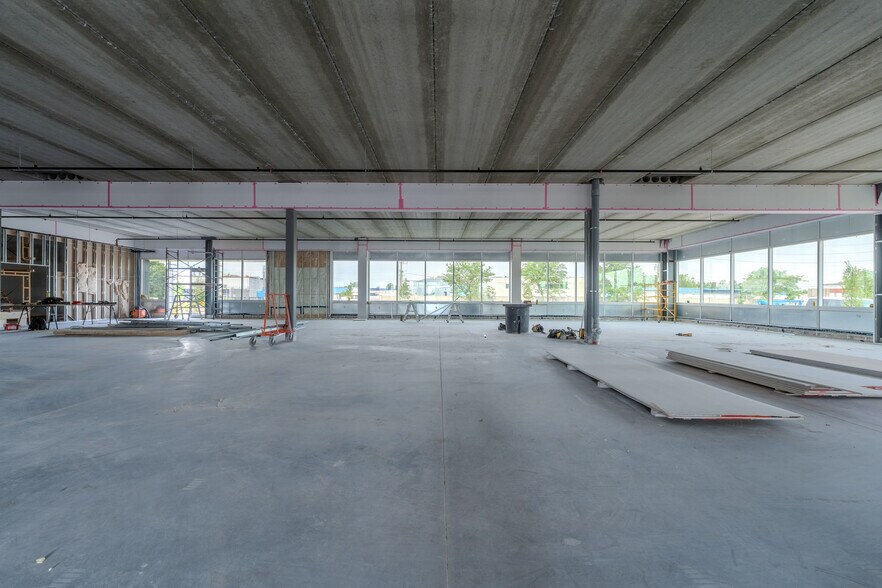 More Photos Of 151 Garden Ave, Brantford Distribution For Lease