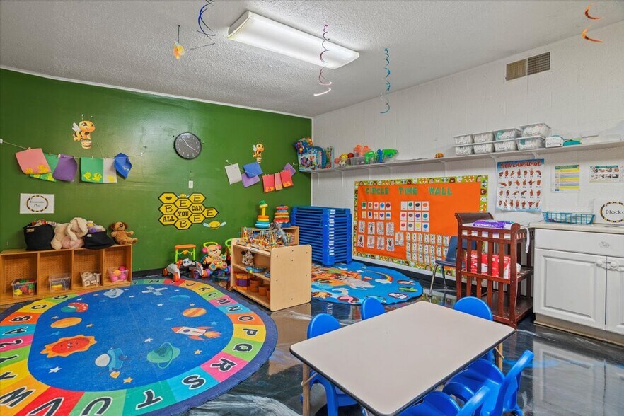 More Photos Of 1718 S Beltline Blvd, Columbia Daycare Center For Sale