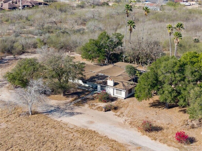 More Photos Of 3425 S Closner Blvd, Edinburg Flex For Sale