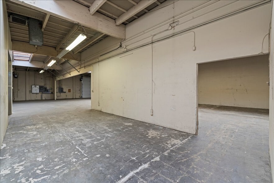 More Photos Of 930 Industrial Ave, Palo Alto Warehouse For Sale