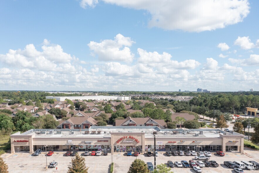 More Photos Of 15002 Ella Blvd, Houston Unknown For Lease