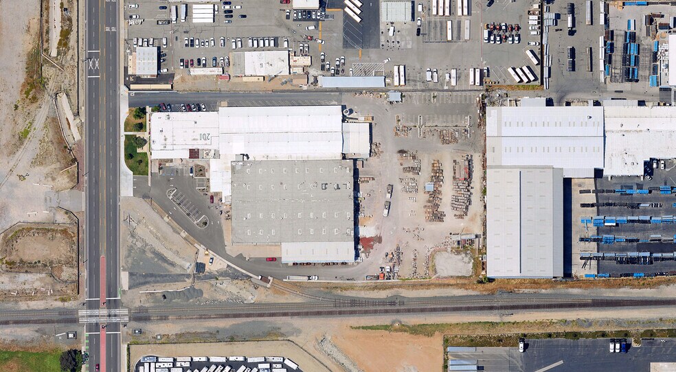 More Photos Of 201 S Cactus Ave, Rialto Manufacturing For Sale