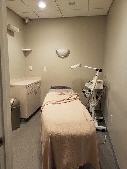 More Photos Of 1860-1868 Centre St, West Roxbury General Retail For Sale