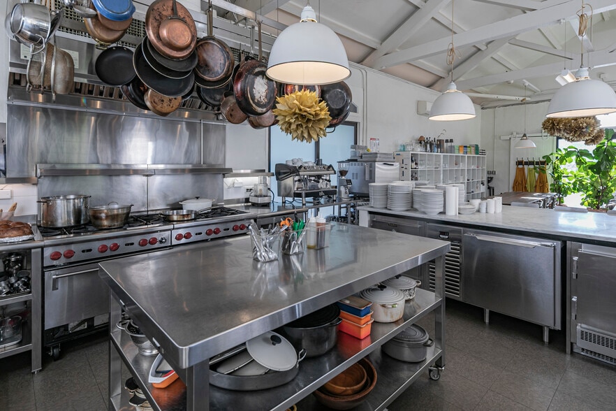 More Photos Of 2 Bridge St, Milford Restaurant For Sale