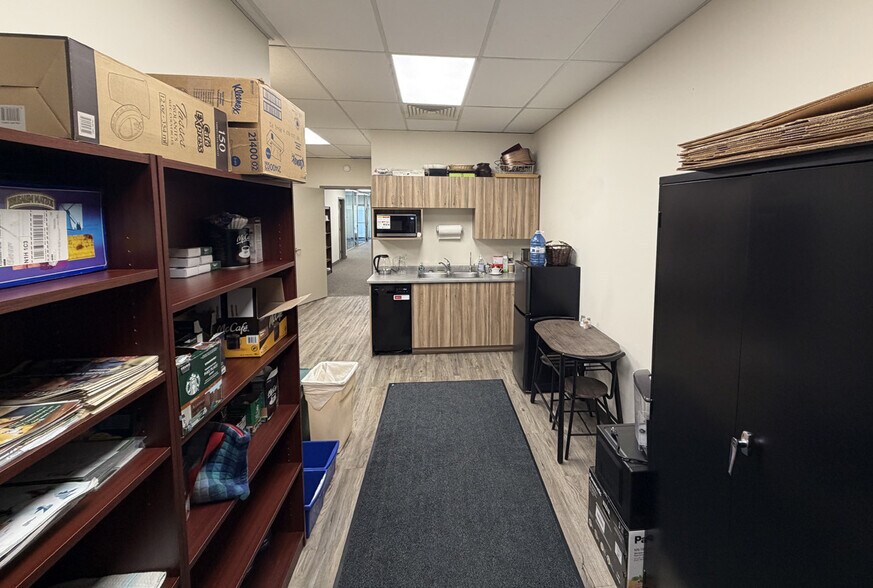 More Photos Of 176 Speedvale Ave, Guelph Office For Sale
