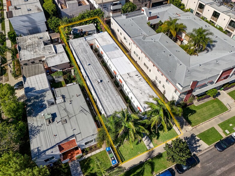 More Photos Of 807-809 N Fuller Ave, Los Angeles Apartments For Sale
