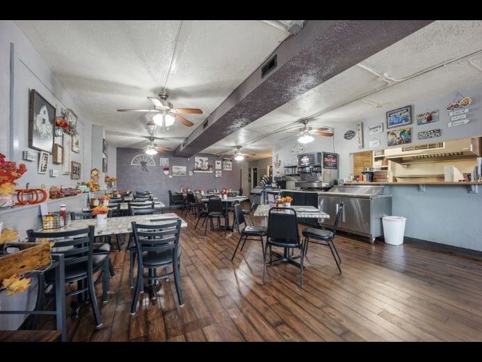 More Photos Of 213 Grand Ave, Cheraw Restaurant For Sale