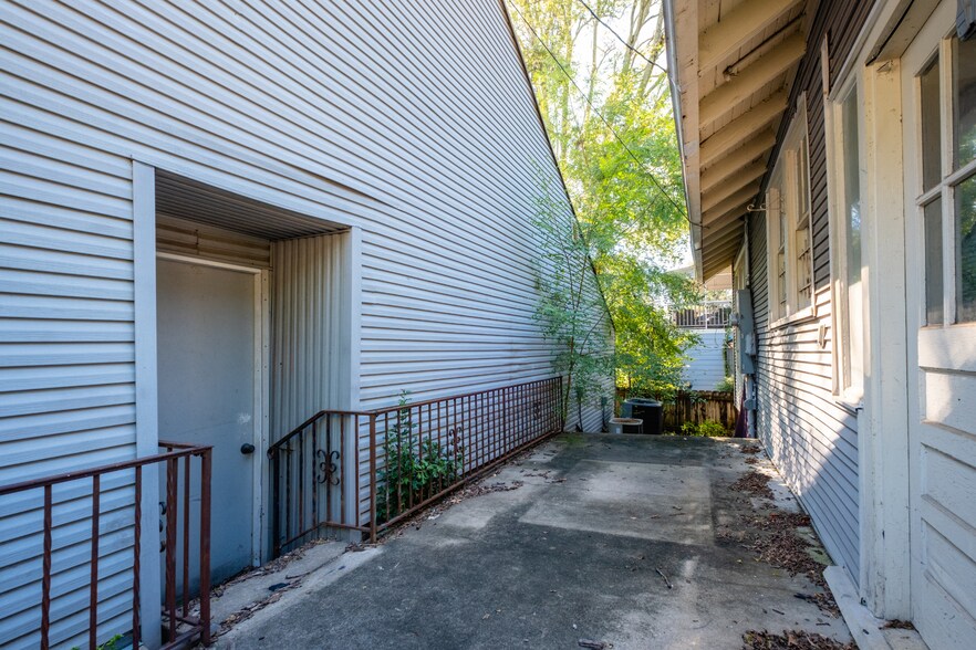 More Photos Of 2017 Kavanaugh Rd, Little Rock Freestanding For Lease