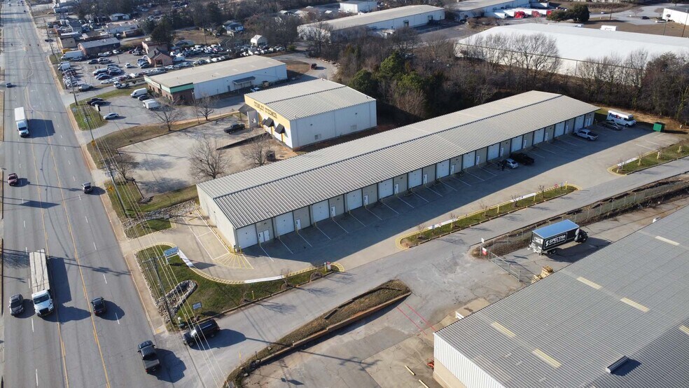 More Photos Of 1138 White Horse Rd, Greenville Warehouse For Lease