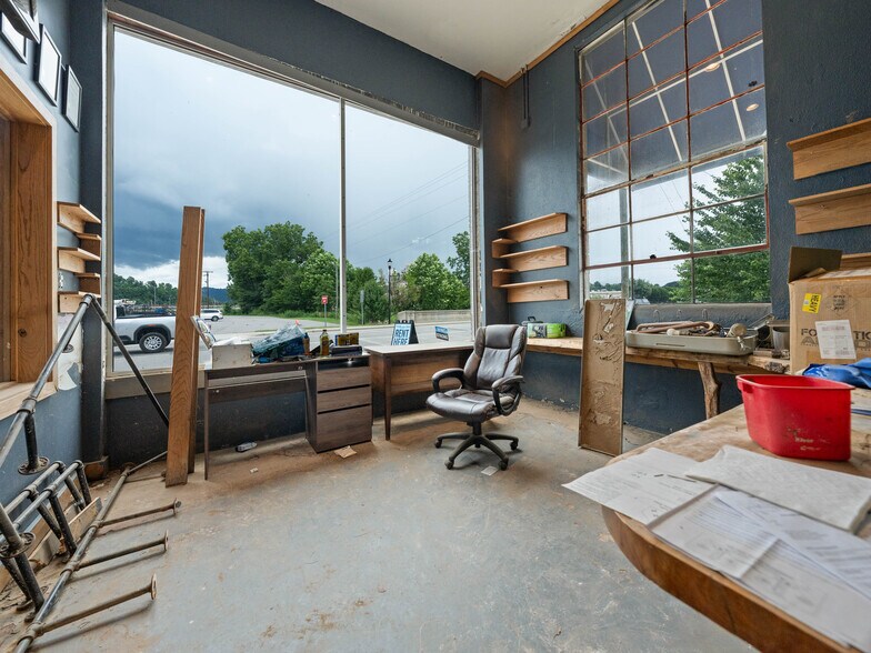 More Photos Of 339 Park St, Canton Restaurant For Sale